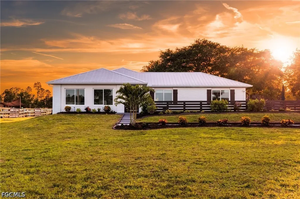 12090 Shawnee Road Fort Myers FL 33913