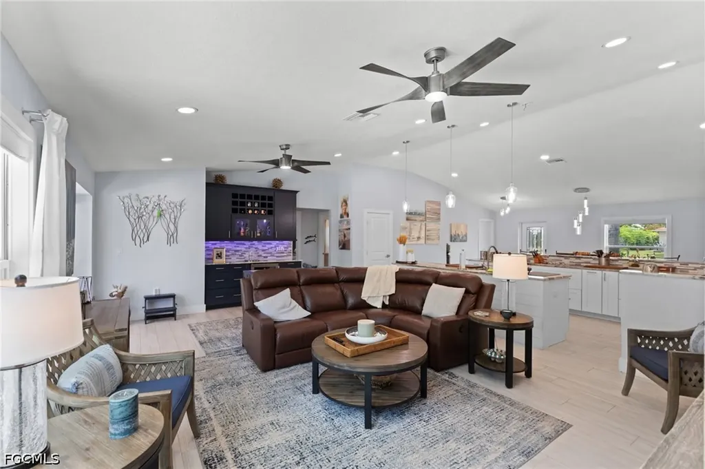 2914 SE 8th Avenue Cape Coral FL 33904