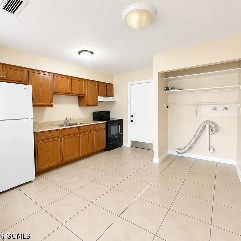 5469 6th Avenue Fort Myers FL 33907