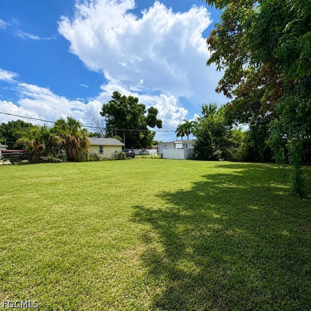 5469 6th Avenue Fort Myers FL 33907