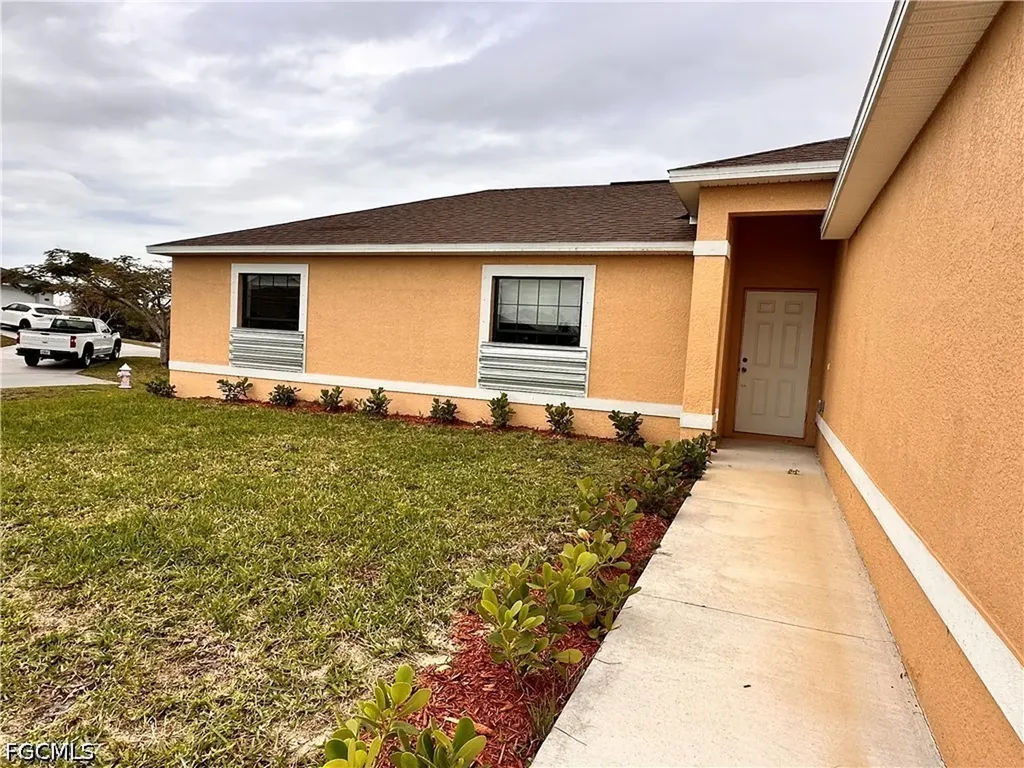 601 NE 11th Terrace Cape Coral FL 33909