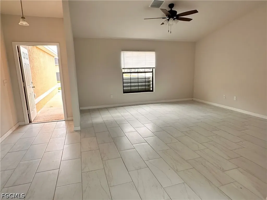 601 NE 11th Terrace Cape Coral FL 33909