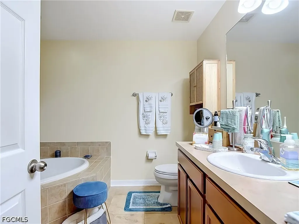 2401 Caslotti Way Cape Coral FL 33909