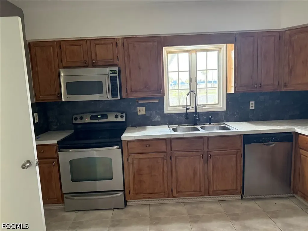 200 Arthur Avenue Lehigh Acres FL 33936