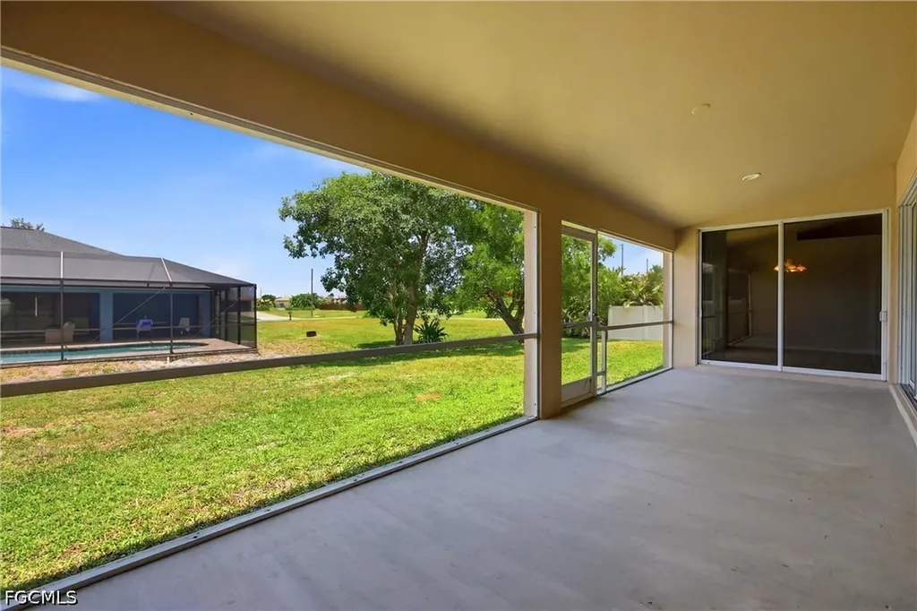 2600 SW 1st Street Cape Coral FL 33991
