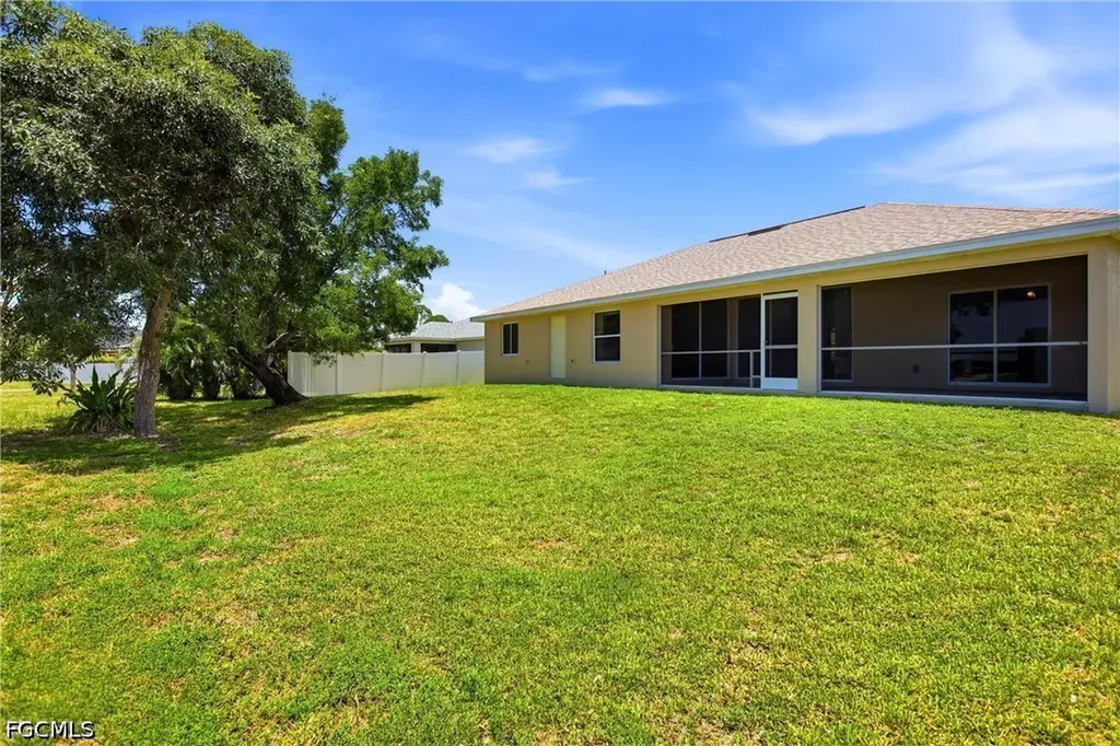 2600 SW 1st Street Cape Coral FL 33991