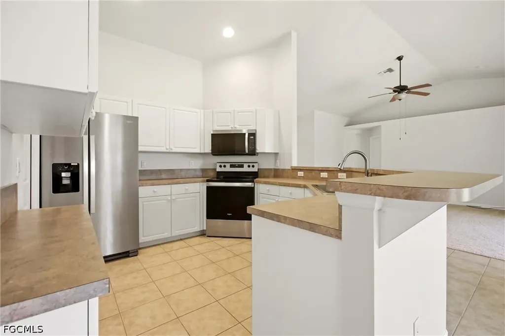 2600 SW 1st Street Cape Coral FL 33991