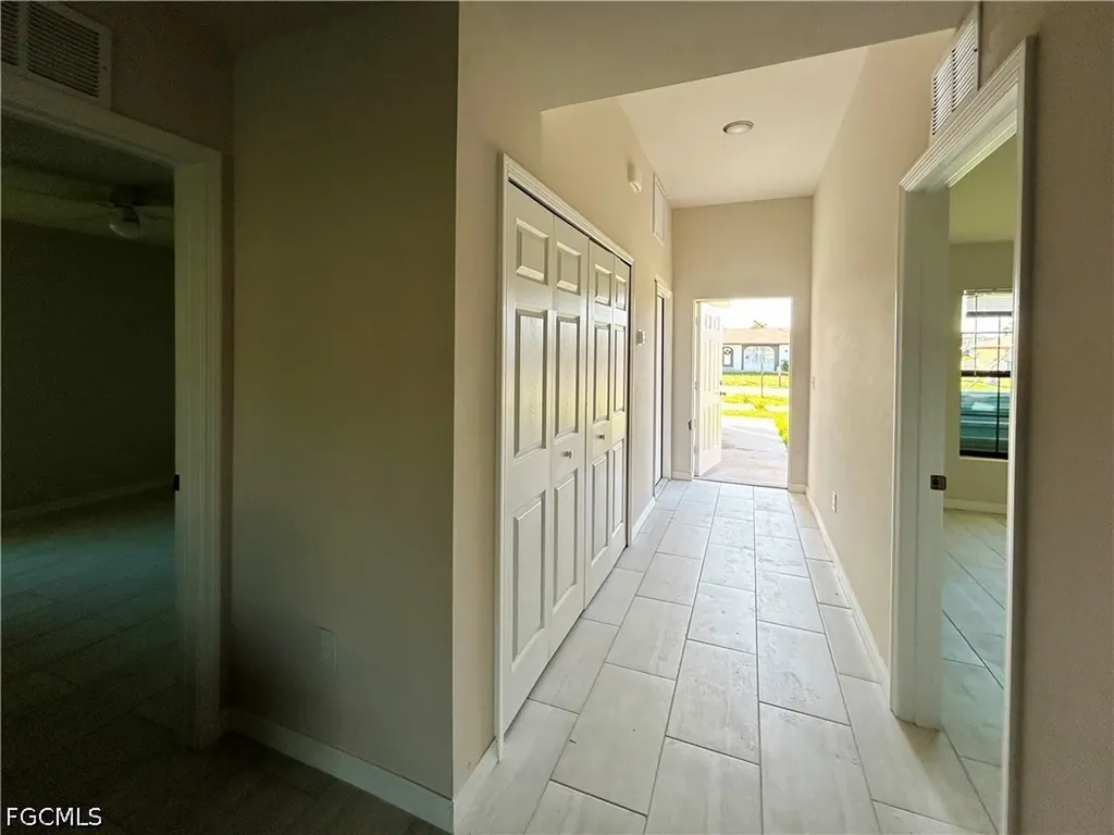 605 SE 14th Street Cape Coral FL 33990