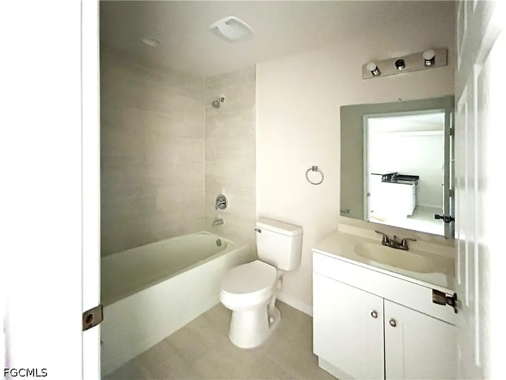 605 SE 14th Street Cape Coral FL 33990