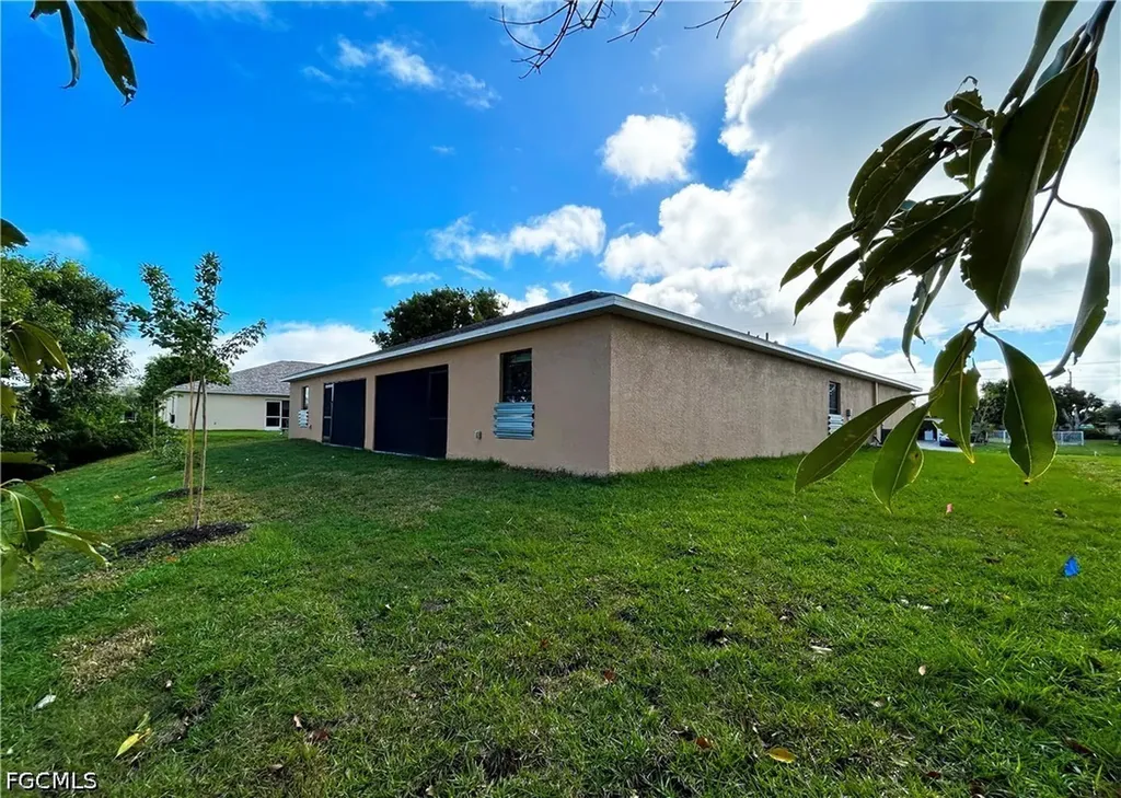 605 SE 14th Street Cape Coral FL 33990