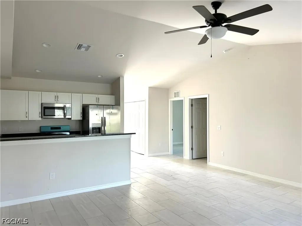 605 SE 14th Street Cape Coral FL 33990
