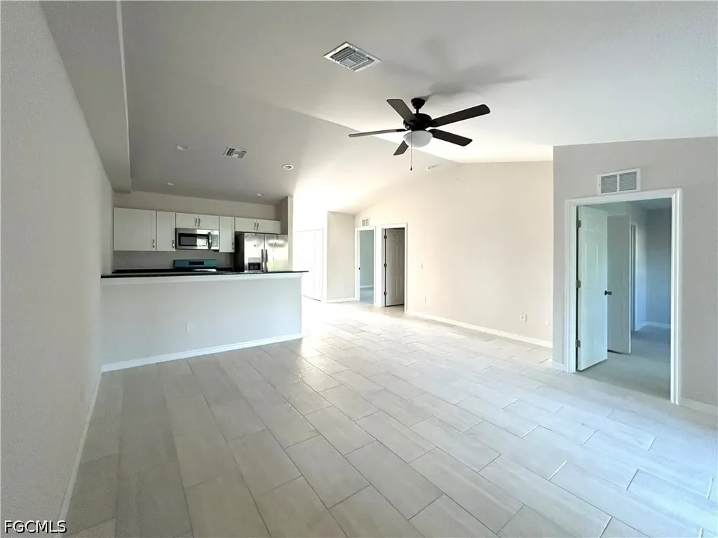 605 SE 14th Street Cape Coral FL 33990