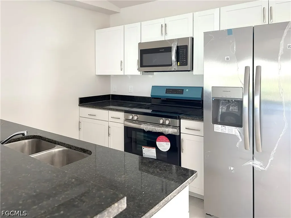 605 SE 14th Street Cape Coral FL 33990