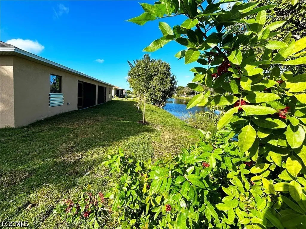 605 SE 14th Street Cape Coral FL 33990