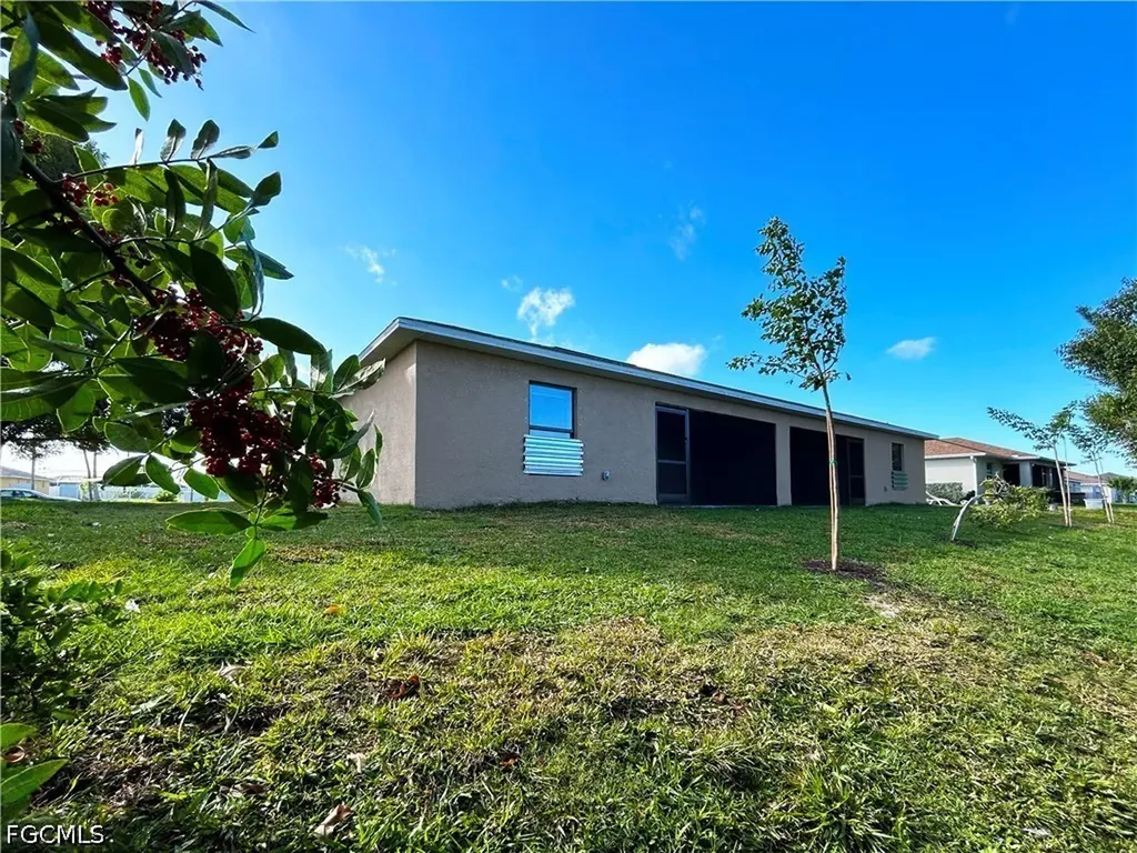 605 SE 14th Street Cape Coral FL 33990