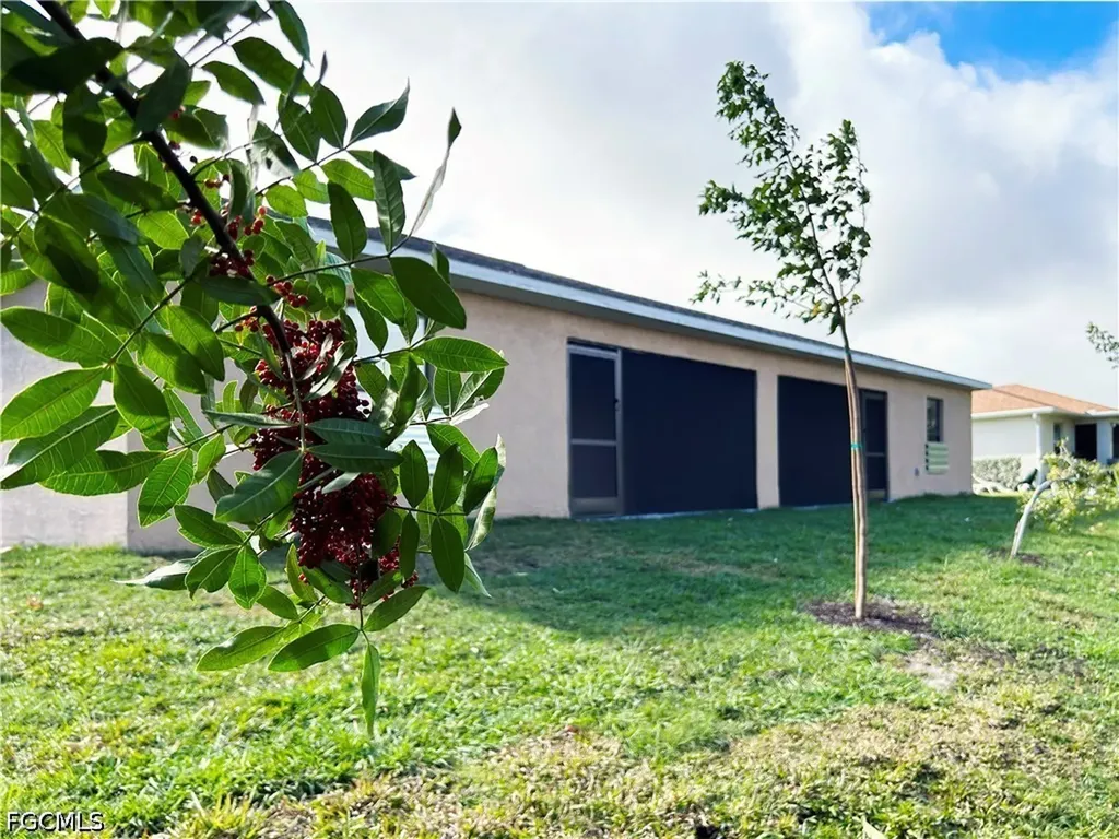 605 SE 14th Street Cape Coral FL 33990