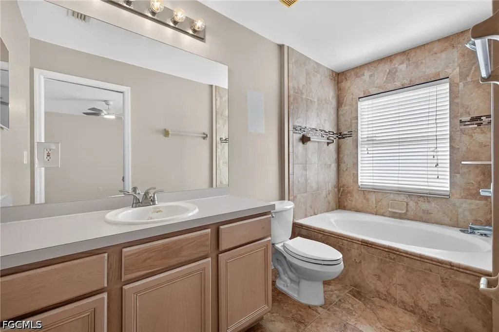 903 SE 5th Avenue Cape Coral FL 33990