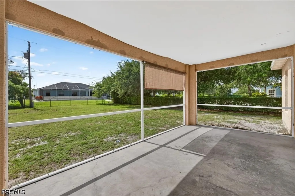 903 SE 5th Avenue Cape Coral FL 33990