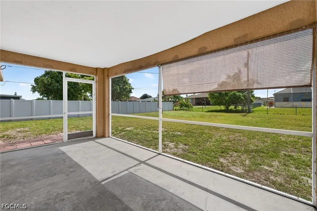 903 SE 5th Avenue Cape Coral FL 33990