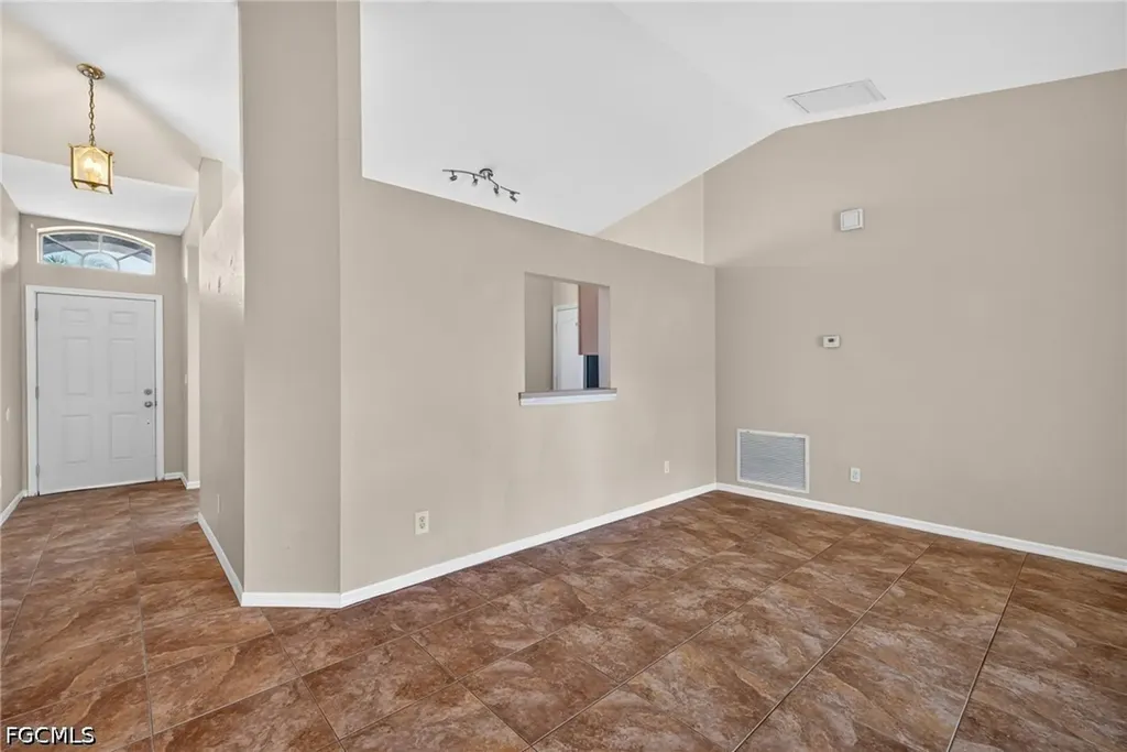 903 SE 5th Avenue Cape Coral FL 33990