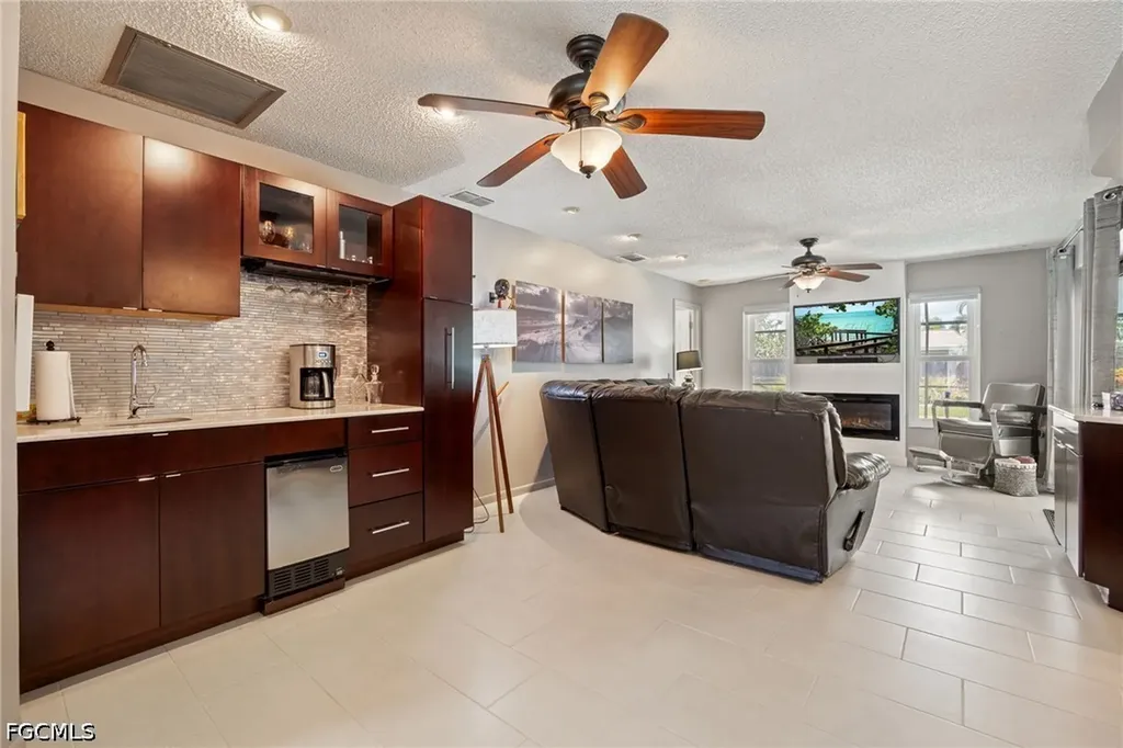 805 SW 52nd Street Cape Coral FL 33914