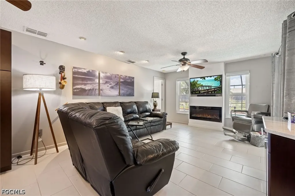 805 SW 52nd Street Cape Coral FL 33914
