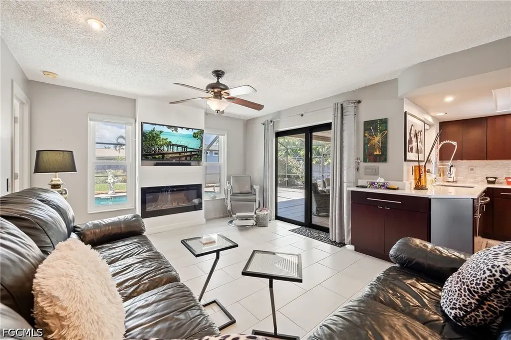 805 SW 52nd Street Cape Coral FL 33914