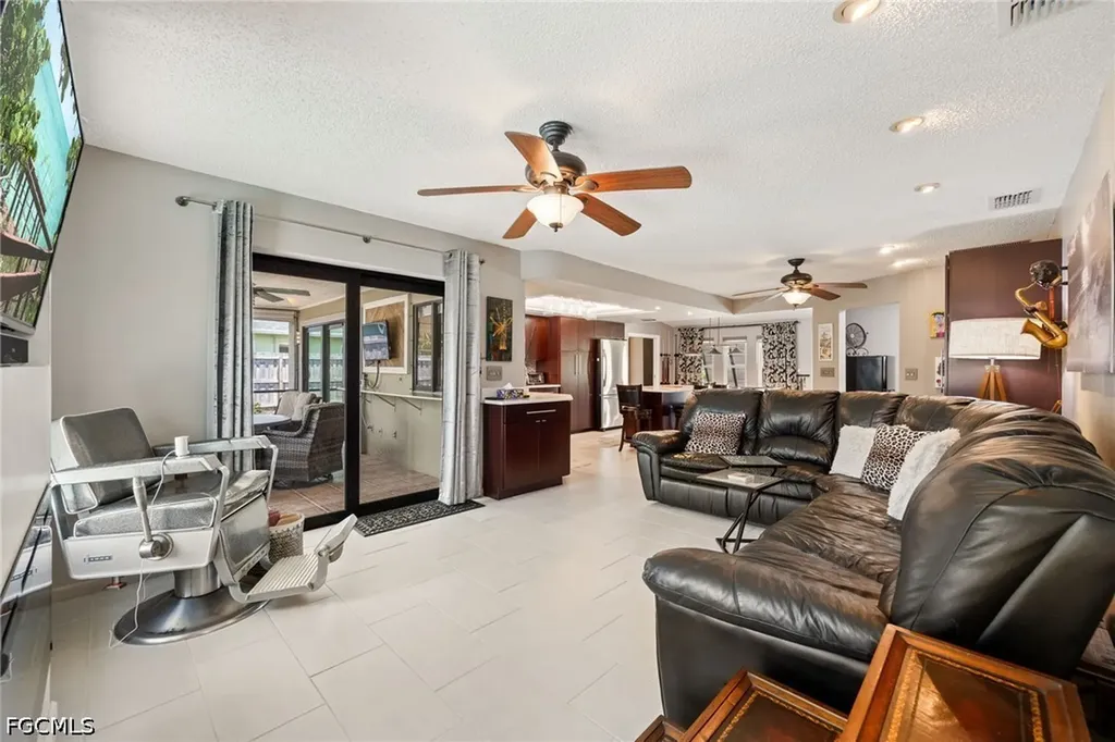 805 SW 52nd Street Cape Coral FL 33914