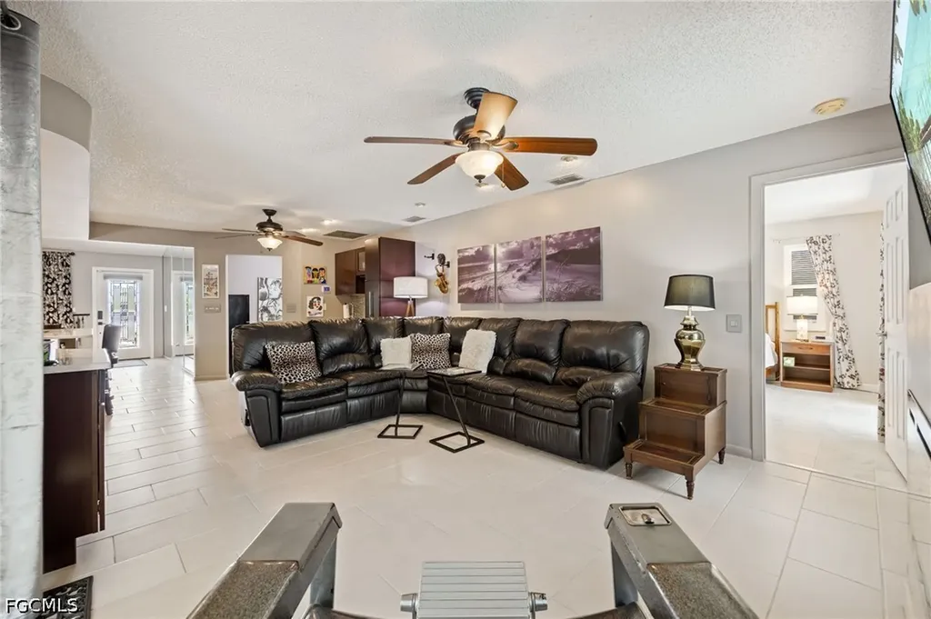 805 SW 52nd Street Cape Coral FL 33914