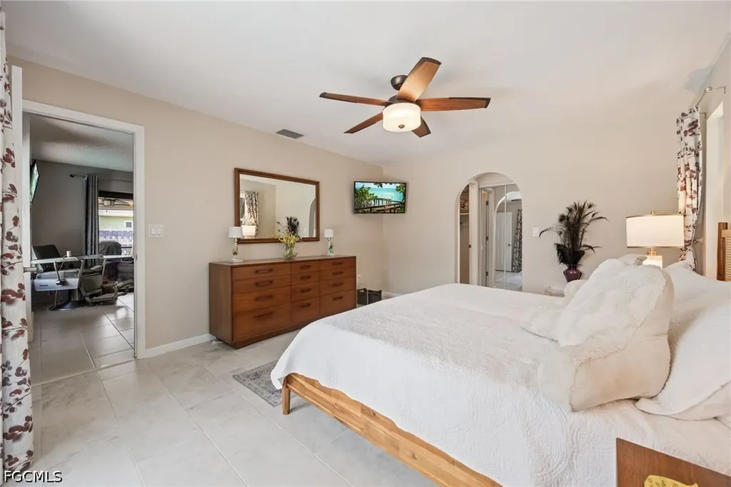 805 SW 52nd Street Cape Coral FL 33914