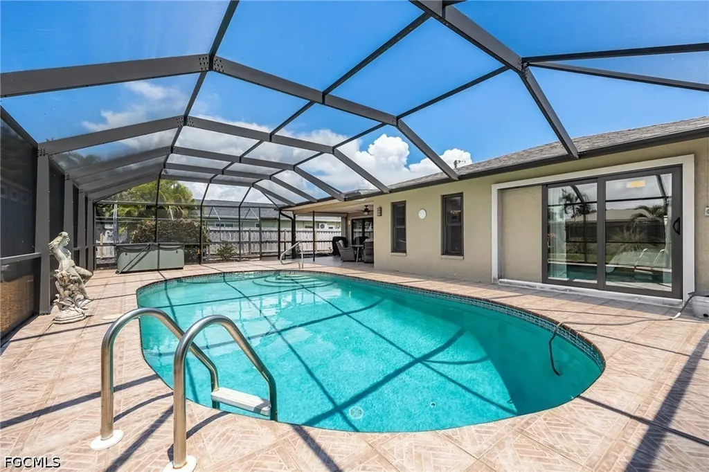 805 SW 52nd Street Cape Coral FL 33914