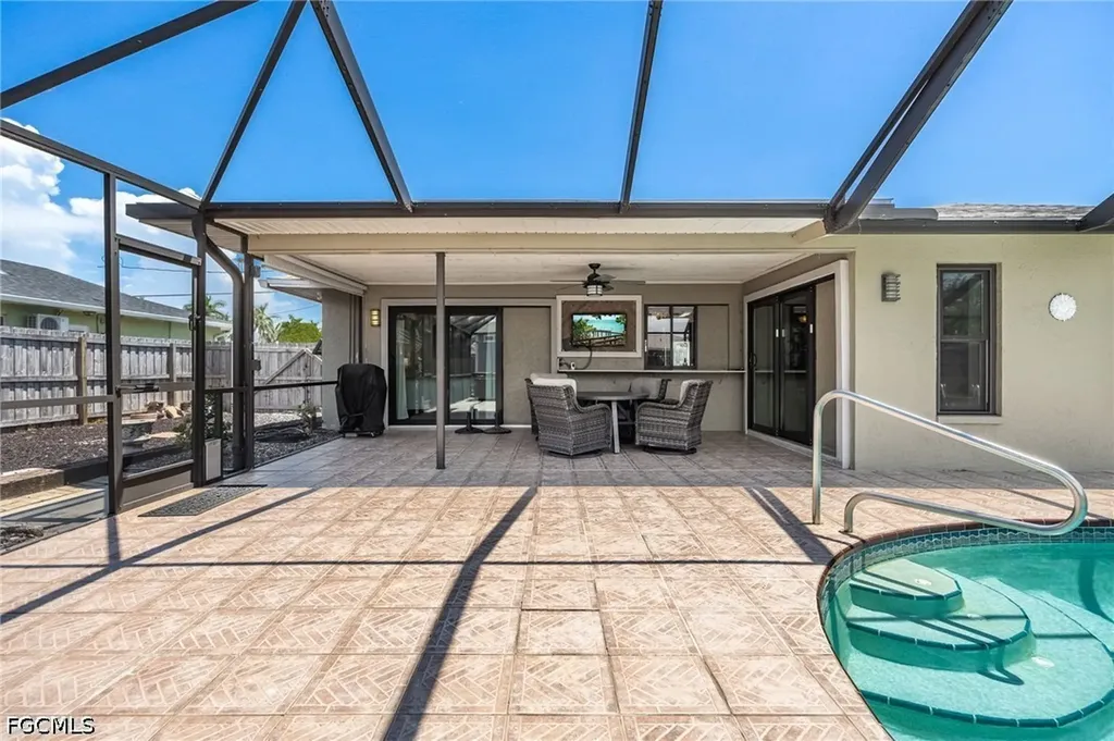 805 SW 52nd Street Cape Coral FL 33914
