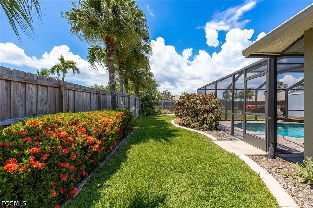 805 SW 52nd Street Cape Coral FL 33914