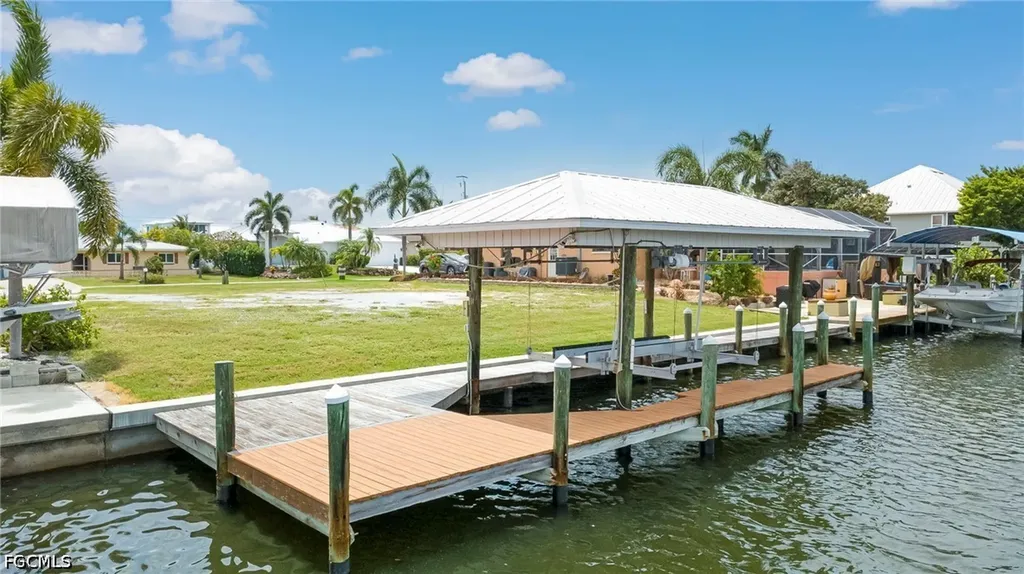 2469 Cherimoya Lane St. James City FL 33956