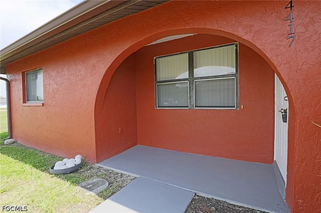 4417 SW Santa Barbara Place Cape Coral FL 33914