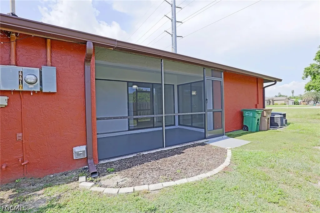 4417 SW Santa Barbara Place Cape Coral FL 33914