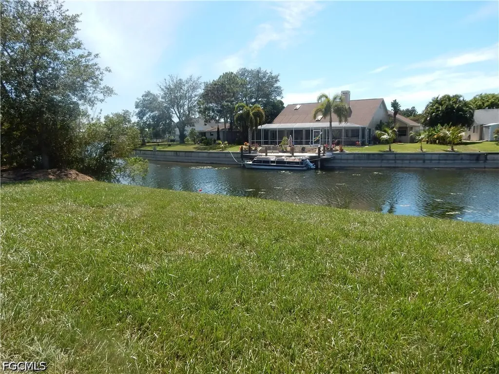 502 SE 5th Avenue Cape Coral FL 33990