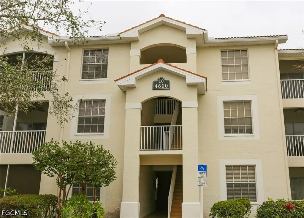 4610 Saint Croix Lane Naples FL 34109