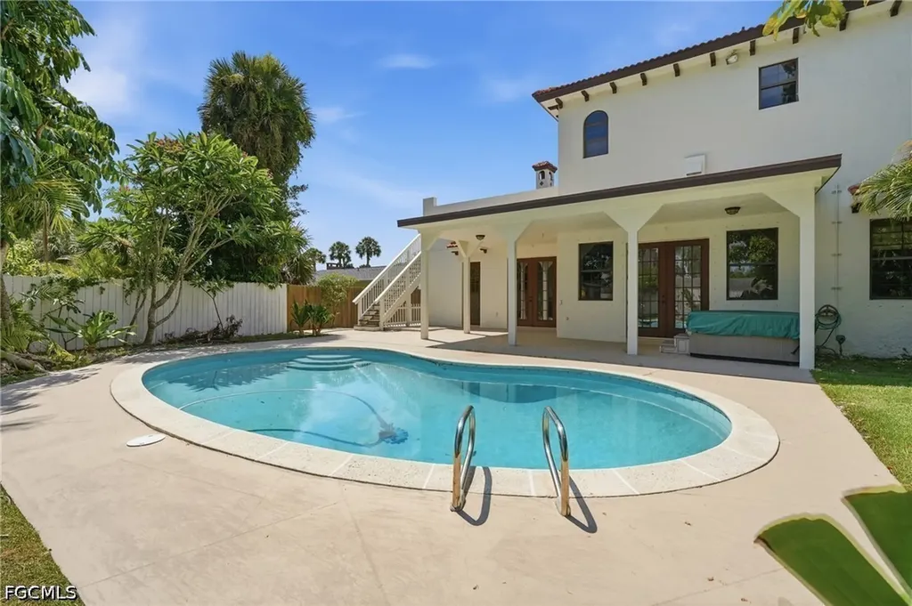 1358 Hopedale Drive Fort Myers FL 33919