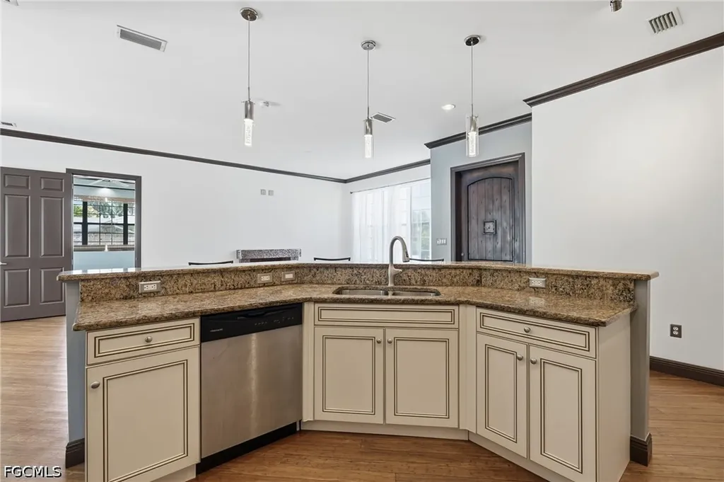 1358 Hopedale Drive Fort Myers FL 33919