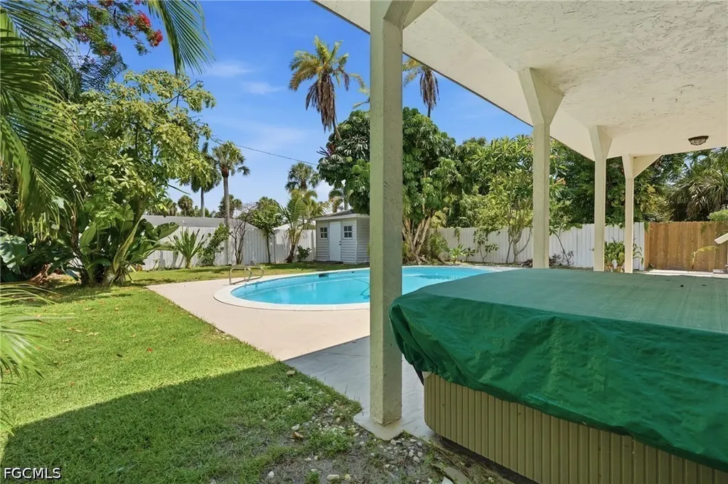 1358 Hopedale Drive Fort Myers FL 33919