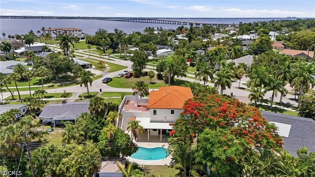 1358 Hopedale Drive Fort Myers FL 33919