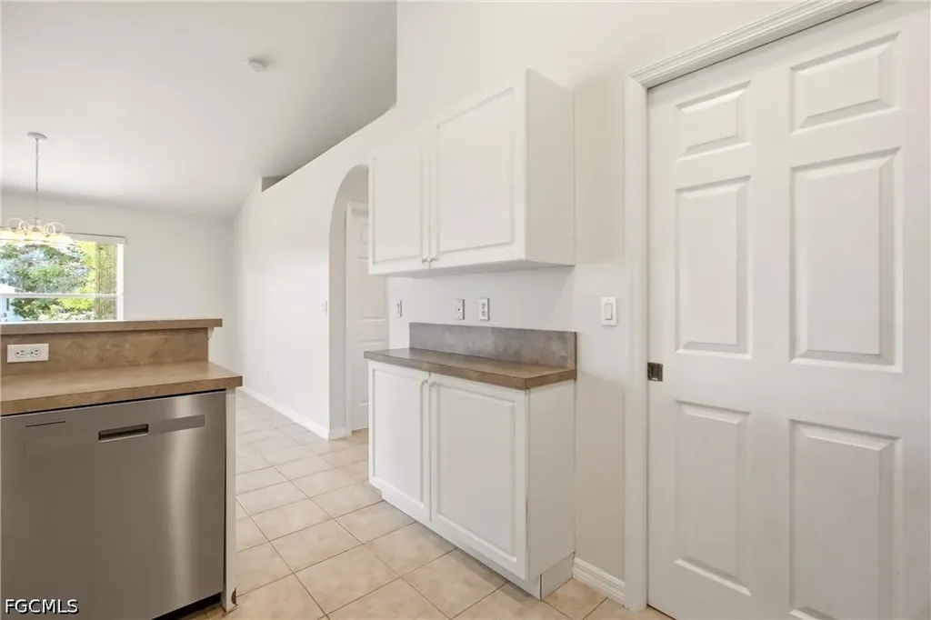 2600 SW 1st Street Cape Coral FL 33991