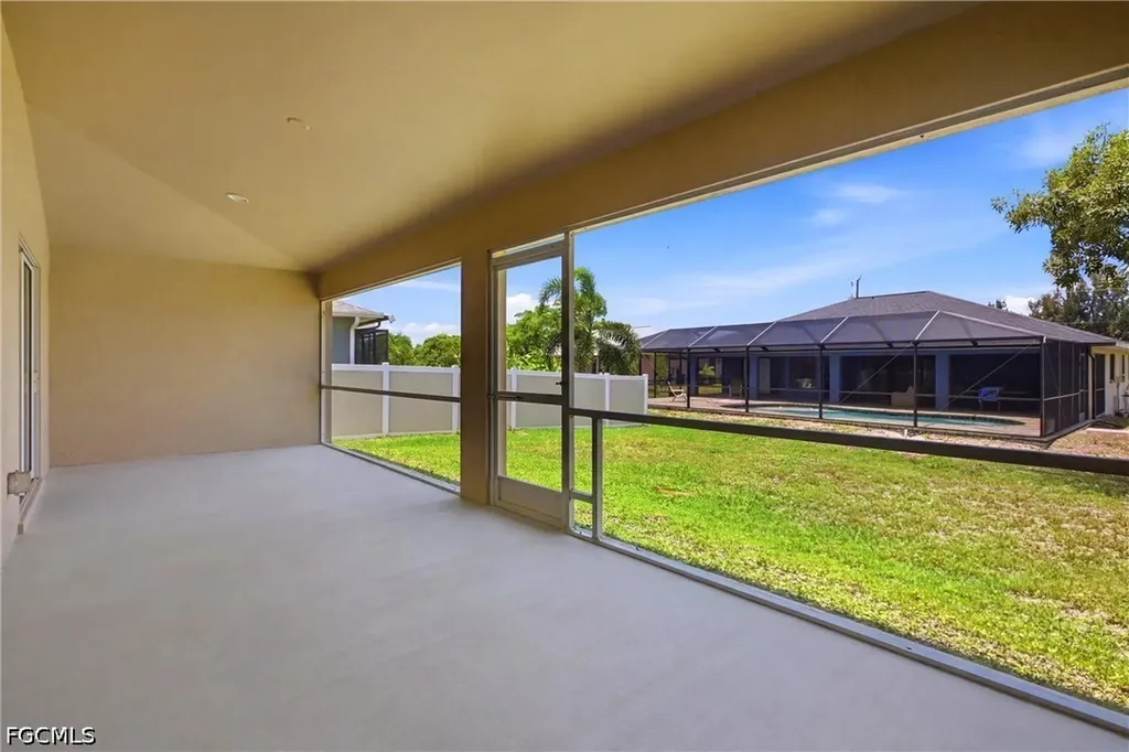 2600 SW 1st Street Cape Coral FL 33991