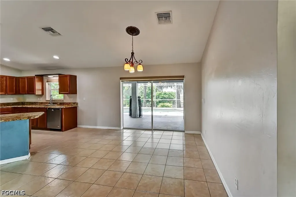 2000 NW 4th Street Cape Coral FL 33993