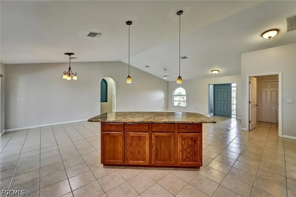 2000 NW 4th Street Cape Coral FL 33993