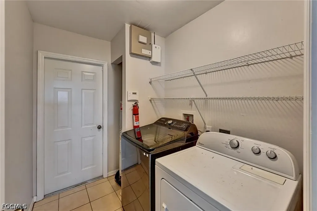 2000 NW 4th Street Cape Coral FL 33993