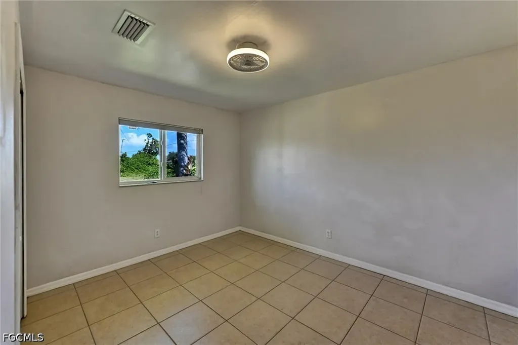 2000 NW 4th Street Cape Coral FL 33993