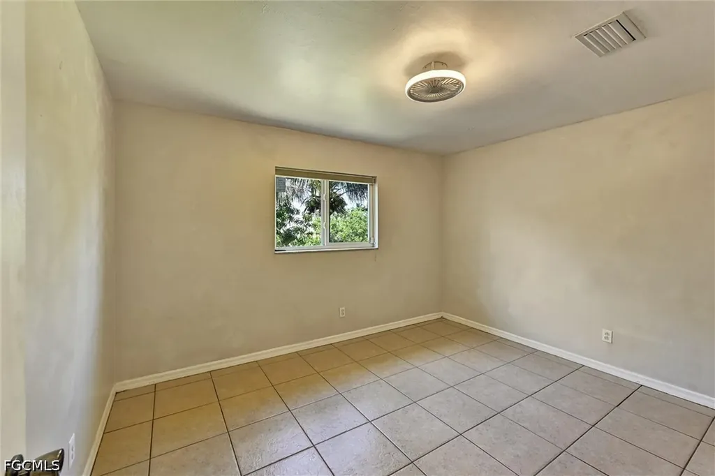 2000 NW 4th Street Cape Coral FL 33993