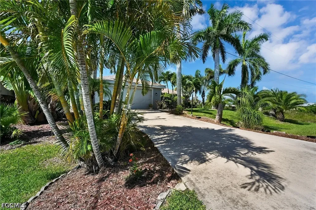 2000 NW 4th Street Cape Coral FL 33993
